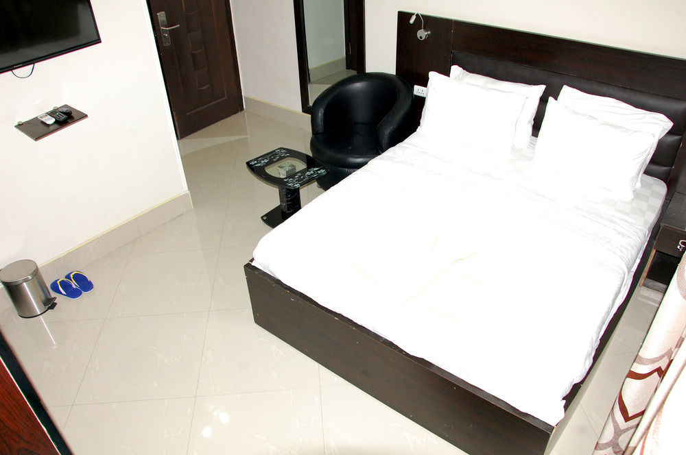 Primal Aparthotel Ikoyi Lagos Esterno foto